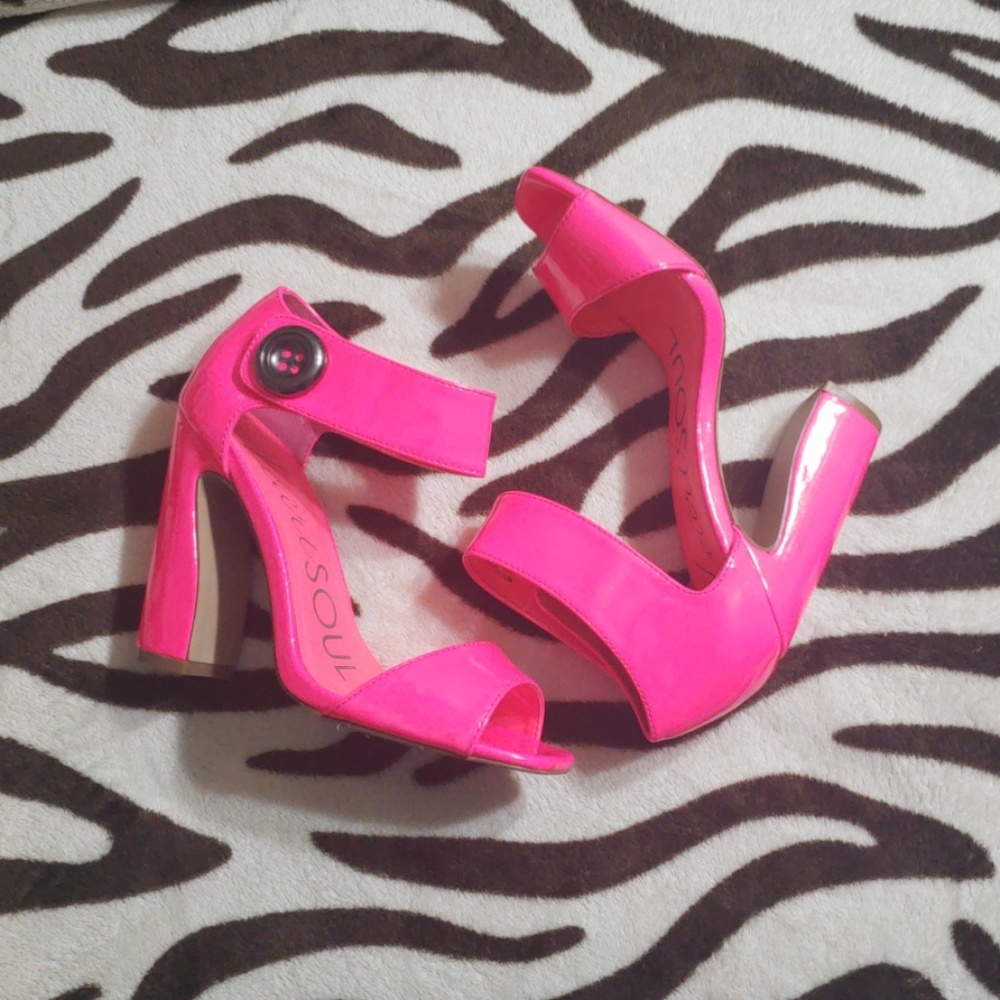 HeartSoul Hot pink heels